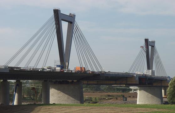 Messung der Seilkräfte an der Rheinbrücke